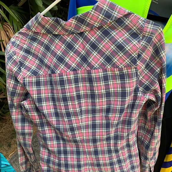 Guess button down shirt - Picture 2 of 3